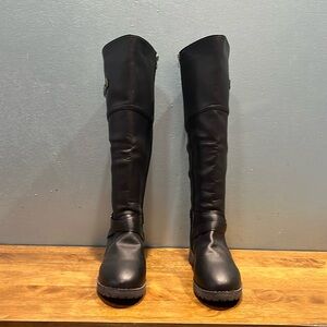 Extra wide calf black boots size 8.5 new never worn.Leather looking side zip.